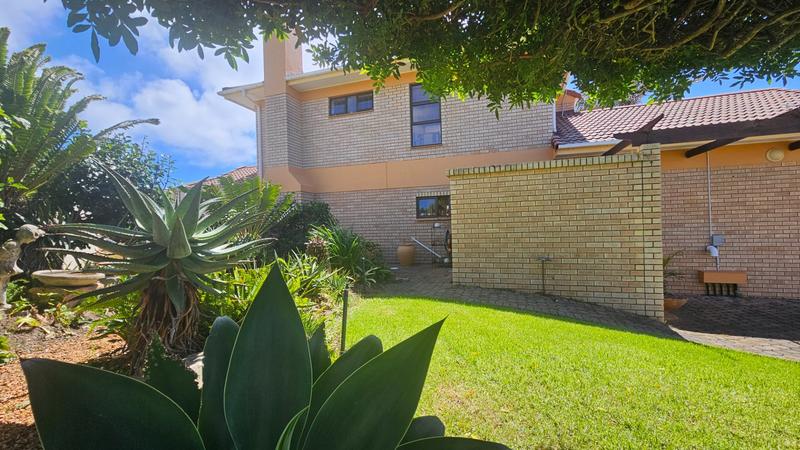 3 Bedroom Property for Sale in Mossel Bay Central Western Cape